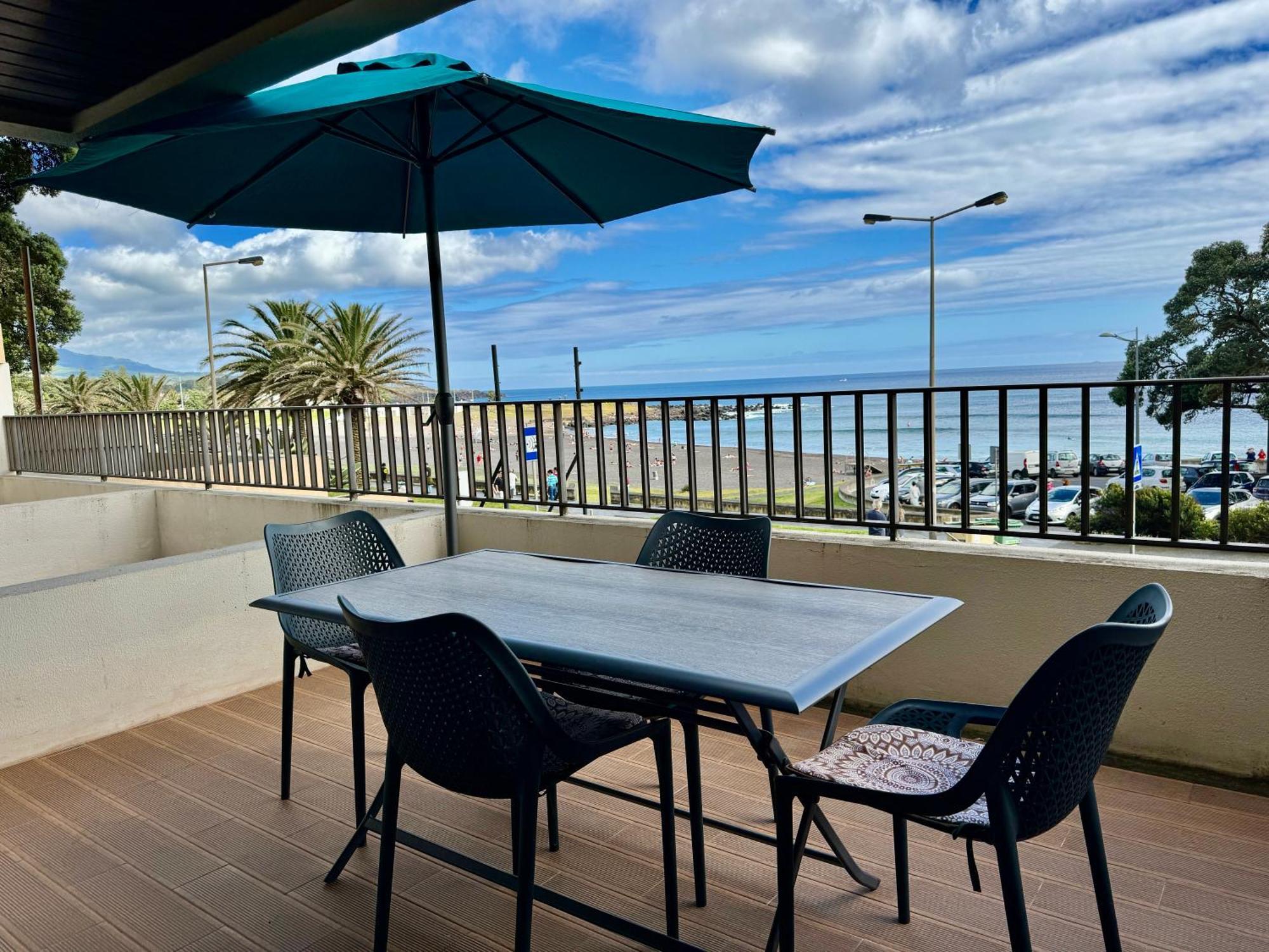 Beach Front House 蓬塔德尔加达 外观 照片